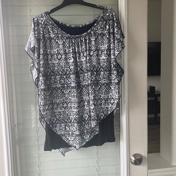 Women’s blouse - Picture 1 of 1